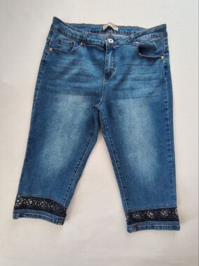 Sandpiper Women’s Blue Denim Capri Jeans with Lace Trim Size 14P